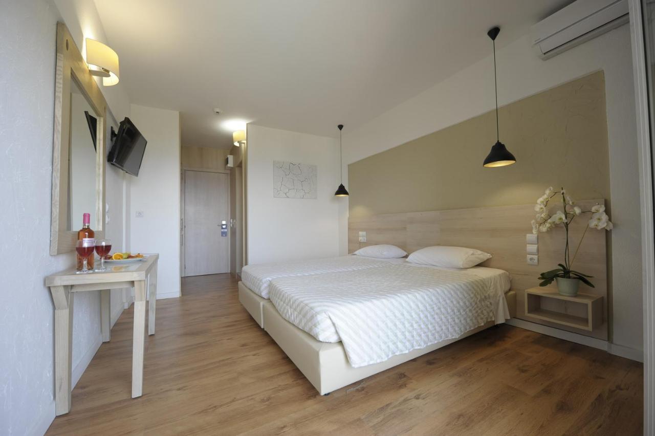 Evia Riviera Resort Amarynthos Esterno foto
